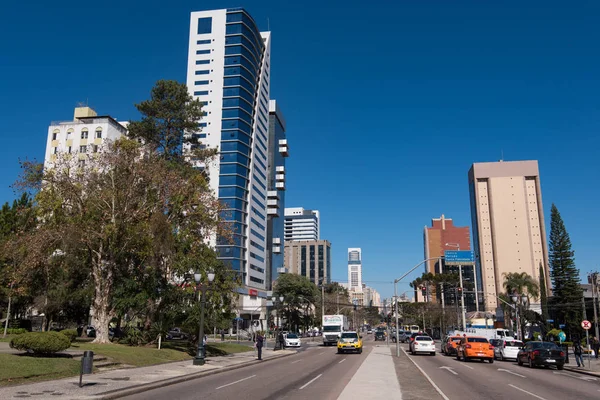 Gökdelenli sokak manzarası