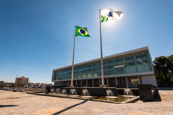 Banderas brasileñas del edificio del gobierno — Foto de Stock