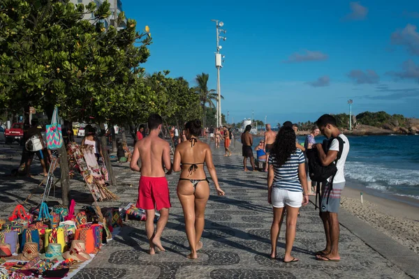Rio Janeiro Brasilien Februar 2018 Menschen Gehen Einem Heißen Sommerabend — Stockfoto