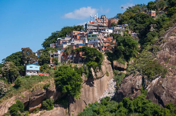 Edifícios Residenciais Frágeis Rocha Favela Rio Janeiro — Fotografia de Stock