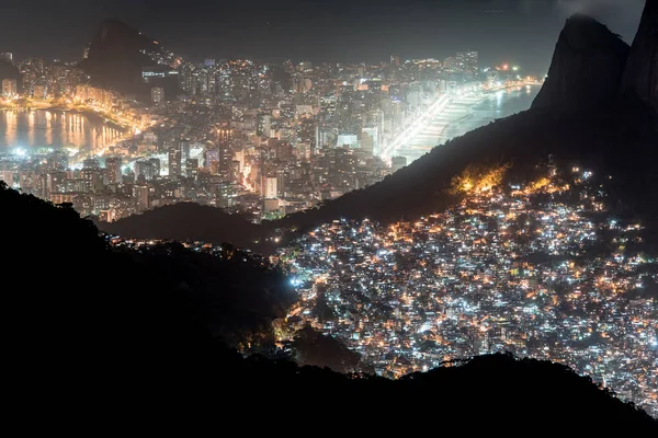 Vista Nocturna Aérea Barrio Tugurios Ipanema Río Janeiro Dos Realidades —  Fotos de Stock