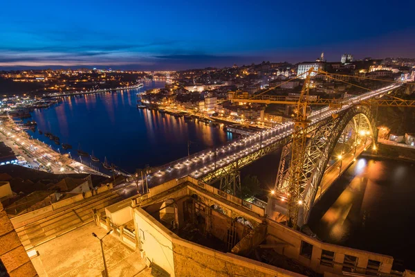 Vista Noturna Ponte Luis Arqueada Transportando Estrada Baixo Nível Uma — Fotografia de Stock