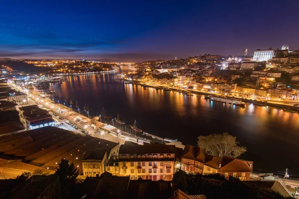 Vista Noturna Rio Douro Entre Porto Vila Nova Gaia Cidades — Fotografia de Stock