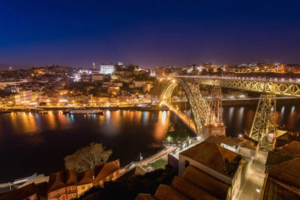 Vista Noturna Ponte Luis Arqueada Transportando Estrada Baixo Nível Uma — Fotografia de Stock