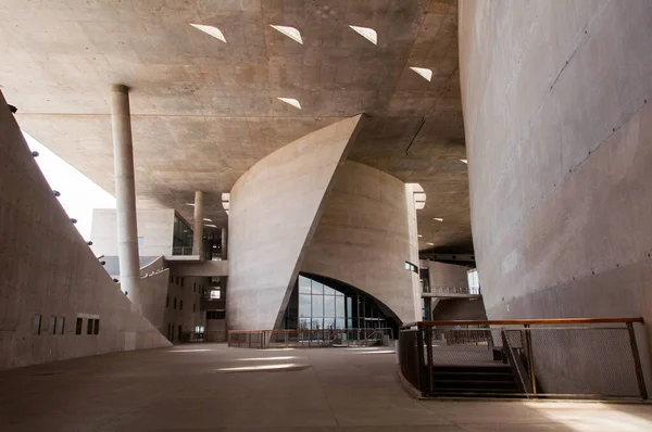 リオデジャネイロ ブラジル 2016年1月13日 Cidade Das Artesはバラ ティジュカ地区にある大規模な文化複合施設で フランス人建築家クリスチャン ポルタンパルクによって設計され 2013年にオープンしました — ストック写真
