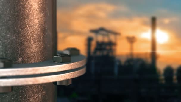 Çelik Fabrikasının Arka Planında Flanjlı Çelik Borular — Stok video