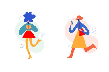 Yüz maskesi takmış kitap okuyan bir kadın başka bir kadın maske takarak aceleyle dışarı çıkıyor.