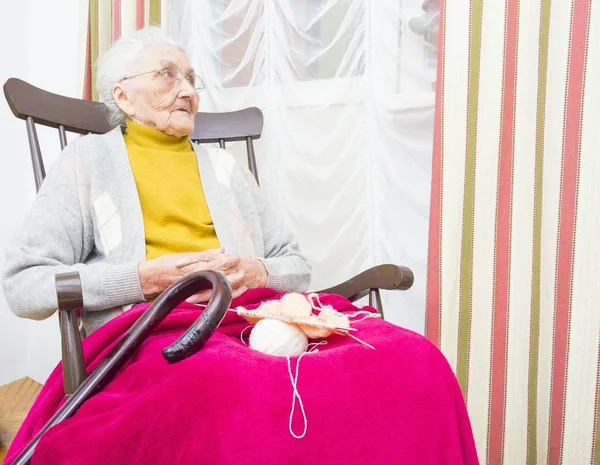 Relaxing elderly hobby — Stock Photo, Image