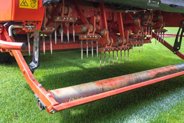 Çayır futbol sahasındaki havacılık makinesinin ayrıntıları