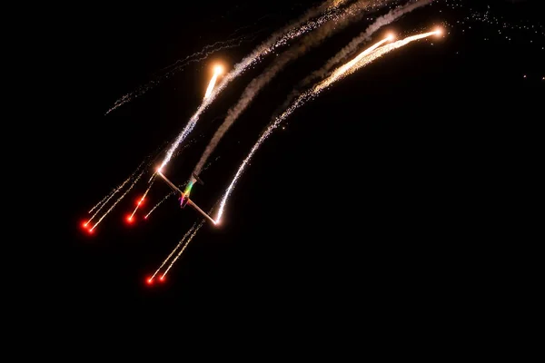 Dois Aviões Céu Durante Show Noturno — Fotografia de Stock