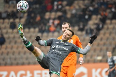 LUBIN, POLAND - 7 Mart 2020: Polonya Süper Ligi PKO Ekstraklasa ile KGHM Zaglebie Lubin ile Lechia Gdansk 4: 4 arasındaki maç. İş başında Jaroslav Mihalik.