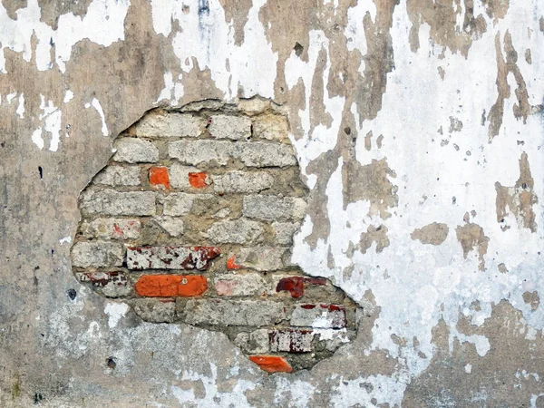 古いフレークのレンガの壁の質感 カラー詳細写真 — ストック写真