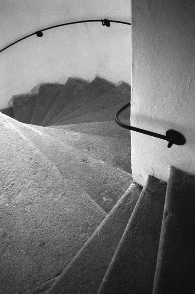 Fotografía Artística Blanco Negro Escalera Caracol Viejo Detalle Escalera Sinuosa —  Fotos de Stock