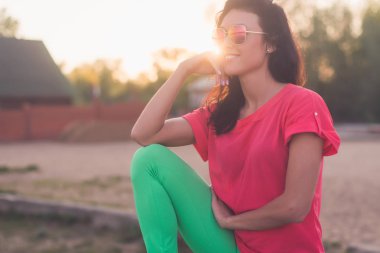 gülümseyen kadın yaz 