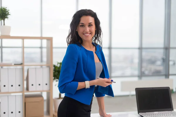 Mujer de negocios exitosa — Foto de Stock