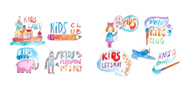 Çocuk Kulübü ve Bahçesi logolar suluboya kümesi. Promosyon kaligrafi letterings sembollerle Merkezi eğlenceli çocuklar için çizilmiş topluluğu