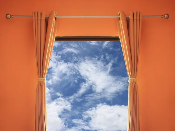 Orange room have a window with blinds you can see blue sky. — Stock Photo, Image