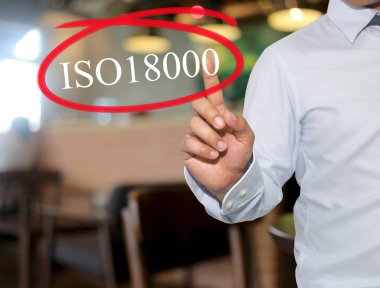 Metne Iso18000 bulanıklık iç arka plan üzerinde beyaz renk ile temas adamın elini