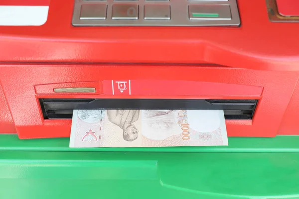 Machine payout of ATM. — Stock Photo, Image