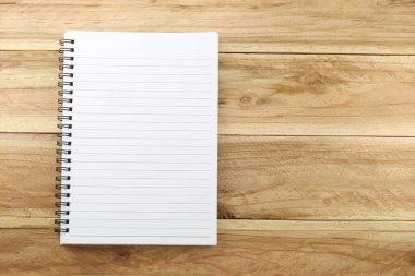 Ahşap arka plan boş kitap.