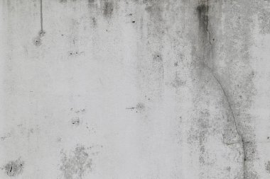 yüzeyi eski beton yıpranmış.