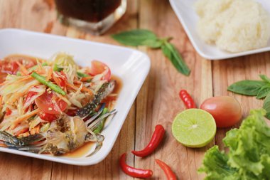 Som Tum, Tay gıda veya baharatlı tadı papaya salatası ve popüler
