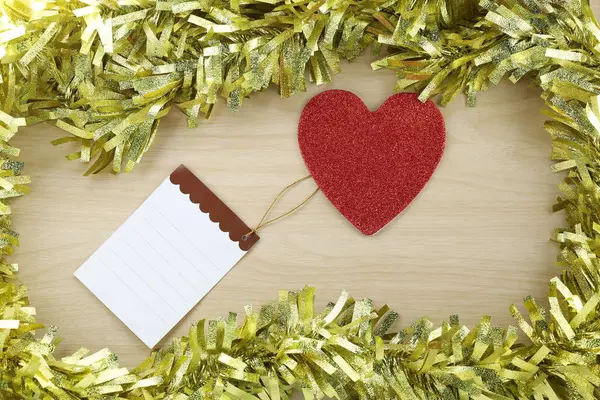 Red Heart and Notepad. — Stock Photo, Image