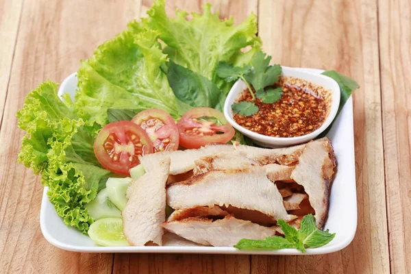 泰国的食物风格为设计饮食背景的烤的猪肉 — 图库照片