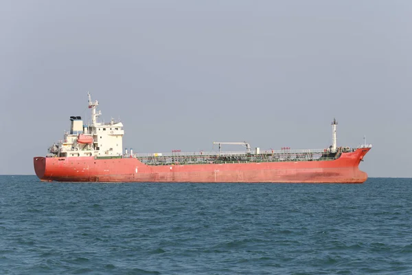 海洋の貨物船輸送国際物流ビジネスの海で — ストック写真