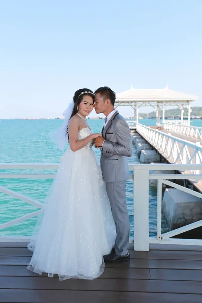 Pre Wedding Fotografie Thailändische Paare Auf Einer Hölzernen Atsadang Brücke — Stockfoto