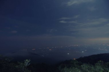 Gece manzara, Khitchakut dağ Chanthaburi il kutsal yerde dini Tayland.