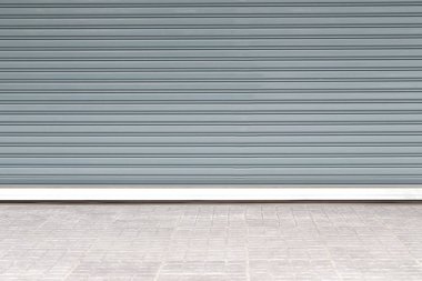 Bina park yeri çelik kapı sürgülü.