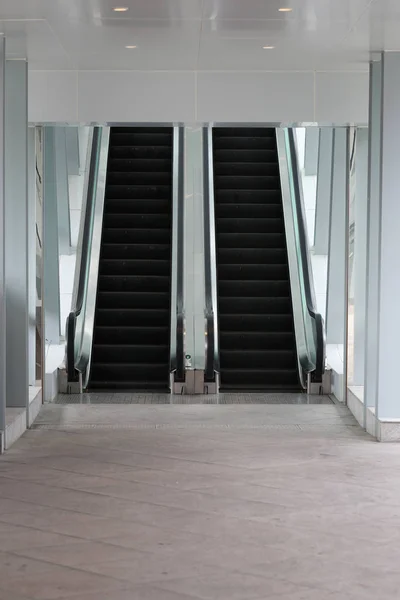 Escalator in the mall. — Stock Photo, Image