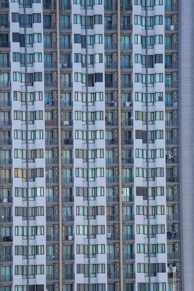 Windows-a magas épületek. — Stock Fotó