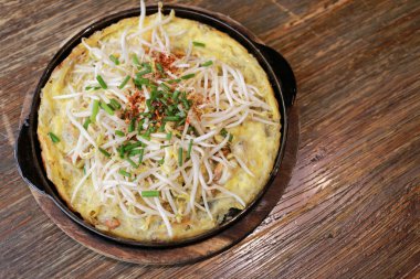 Yerel Tay gıdaların sıcak kızarmış istiridye.