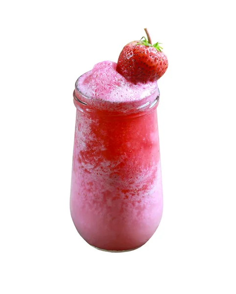 Aardbei Smoothies in glas geïsoleerd op een witte achtergrond en h — Stockfoto