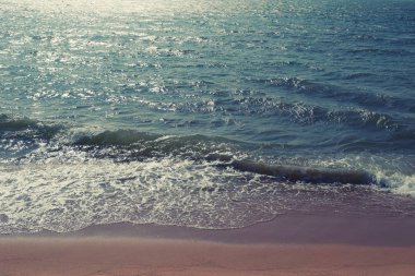 Plaj veya vintage renk stili tropik deniz kıyısında.