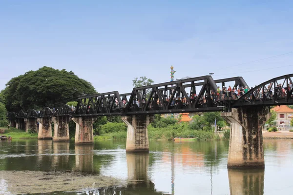 Most přes řeku Kwai v provincii Kanchanaburi. — Stock fotografie