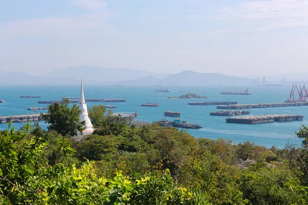 Vita pagoda av Chulachomklao i Ko Sichang på Chon Buri province — Stockfoto