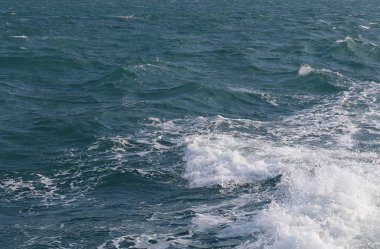 Gün zaman dalga deniz.