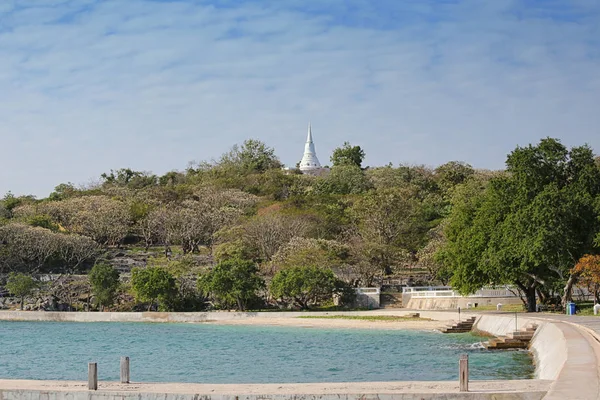 Pagode von wat asathangnimit auf dem Berg koh si chang. — Stockfoto