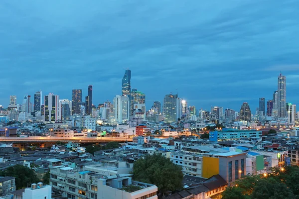Bangkok Vista de la ciudad en el crepúsculo . — Foto de Stock