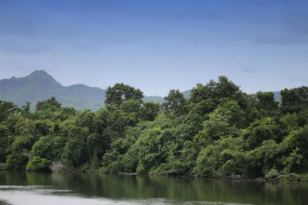 Rivières et forêts tropicales en Thaïlande . — Photo