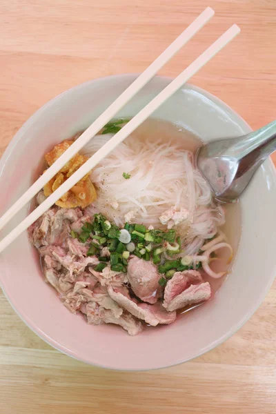 Thai noodles with pork bone soup. — Stock Photo, Image