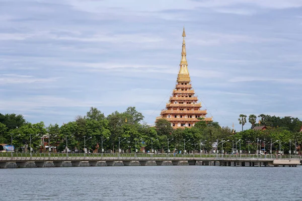 WAT Nong wang ve bueng gün zamanlı Kaennakorn lagün görüntülemek.