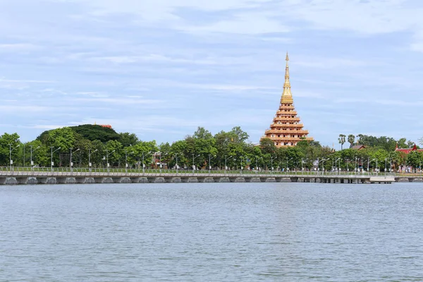 WAT Nong wang ve bueng gün zamanlı Kaennakorn lagün görüntülemek.