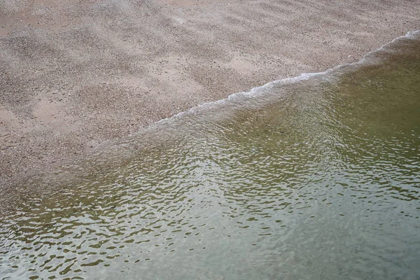 Sessiz plaj manzarası tarafından gelen.