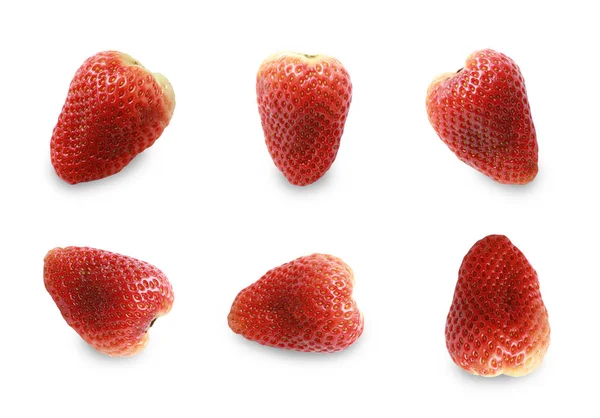 Świeże truskawki na białym tle i mieć przycinania — Zdjęcie stockowe