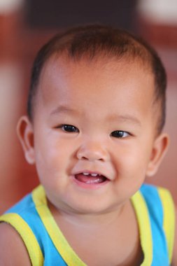 Yüz bir 1 yaşında Asyalı çocuk çocuk, sağlık ve büyüme kavramı.