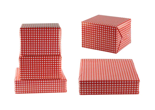 Caja de regalo roja aislada sobre fondo blanco. —  Fotos de Stock